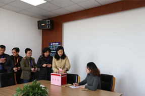 病魔無情人有情，愛心援助傳真情