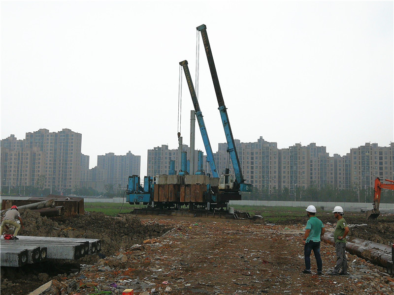 市重點(diǎn)項目 12-21A-05A地塊正式打樁開工1