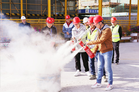 演練消防進(jìn)行時 防范火災(zāi)于未然